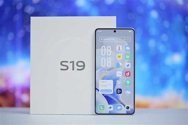 充电一次玩游戏14小时！vivo S19图赏