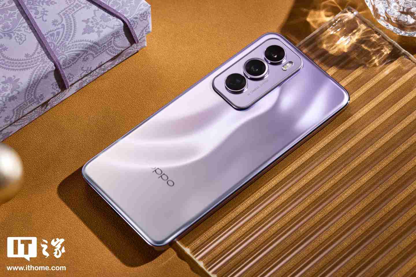 消息称 OPPO Reno13 Pro 工程机搭载等深四曲直屏、50MP 3X 潜望长焦，支持 50W 无线充